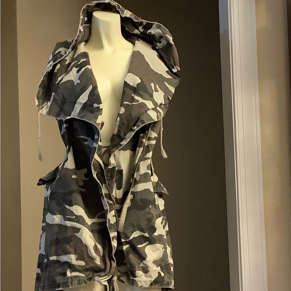 Camouflage Hooded Women's Sweatshirt